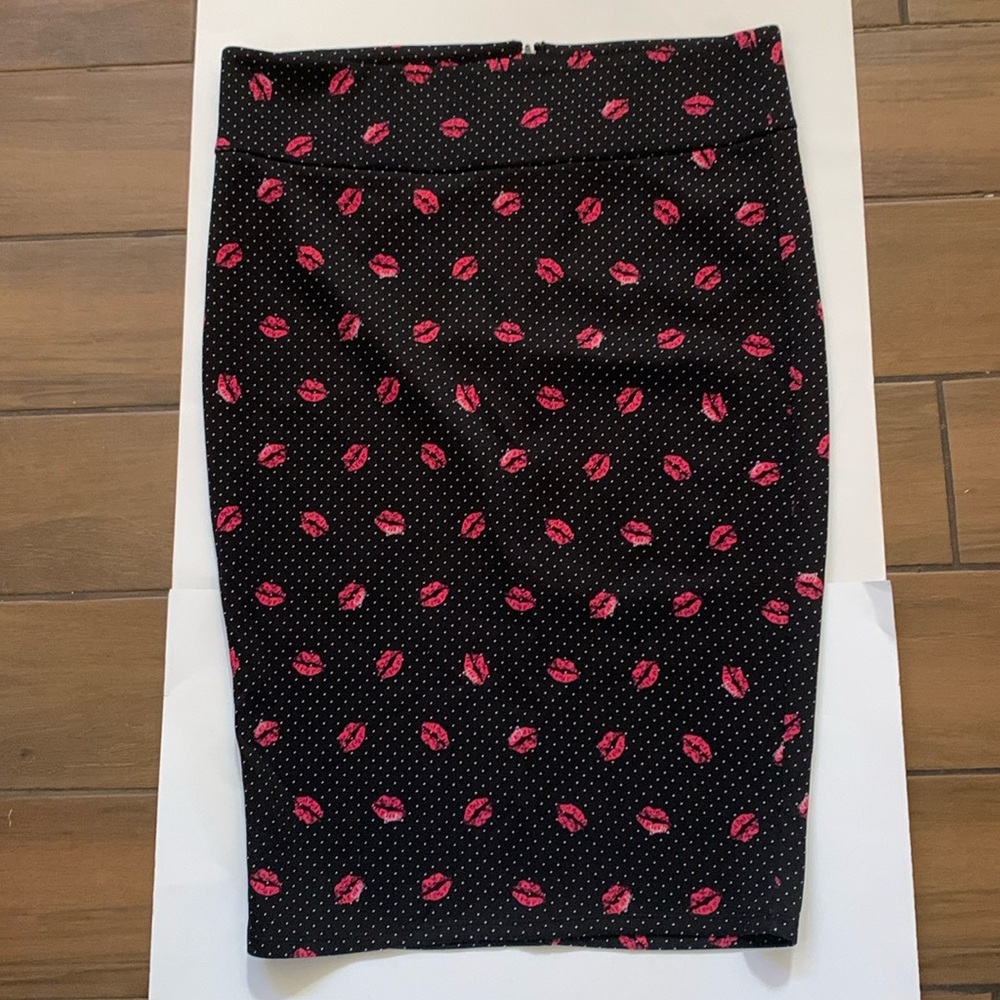 Torrid Barbie Black Lip Print Pencil Skirt Size 16